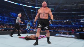 Erick Bischoff tvrdí, že nebyla jiná možnost a Brock Lesnar musel zničit Kofiho Kingstona