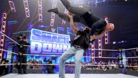 Běsnění Brocka Lesnara v úvodu včerejšího SmackDownu zafungovalo na výbornou