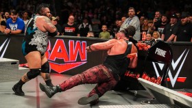 Braun Strowman se prý v pondělní show RAW zranil