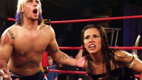 Mickie James měla půdobně debutovat ve WWE jako manažerka CM Punka