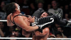 Proč Seth Rollins použil ve SmackDownu zakázaný chvat?