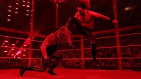 Seth Rollins chtěl po kontroverzním Hell in a Cell zápase uškrtit Vince McMahona