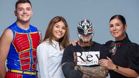 Rey Mysterio a Dominik překonali onemocnění COVID-19 