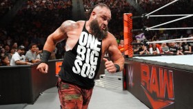 Braun Strowman má problémy s kolenem