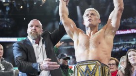 Cody Rhodes je přesným opakem Romana Reignse