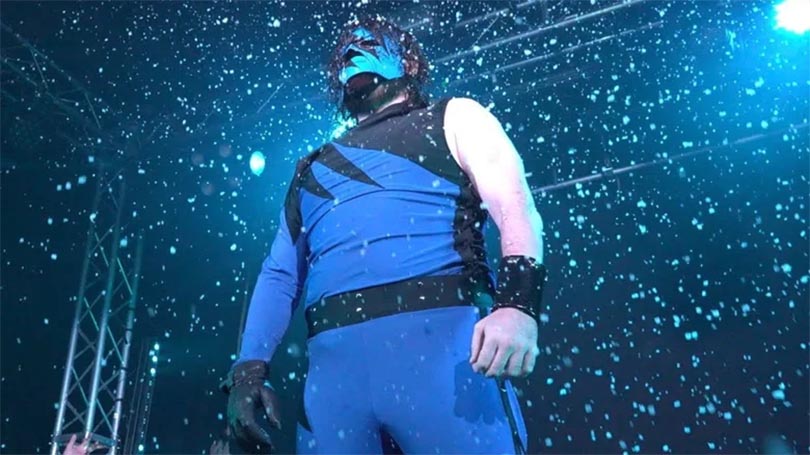 Blue Kane dostal výprask od dvou členů Síně slávy WWE