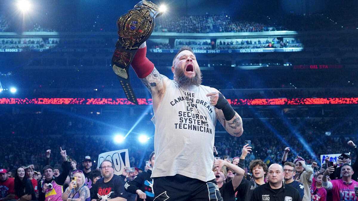 Kevin Owens naznačil, že podepsal s WWE nový kontrakt