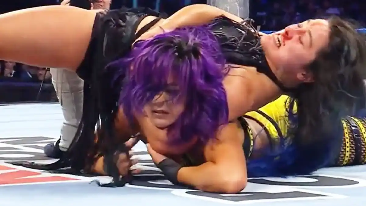 Lyra Valkyria & Bayley
