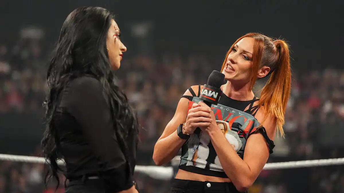 Stephanie Vaquer & Becky Lynch