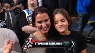 Stephanie McMahon se synem Nicka Khana